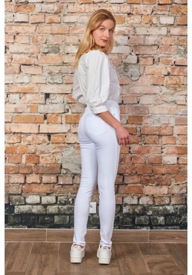pantalón blanco reverso modelo